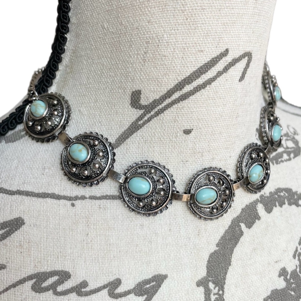 Retro Silver Tone and Faux Turquoise Choker Necklace Concho